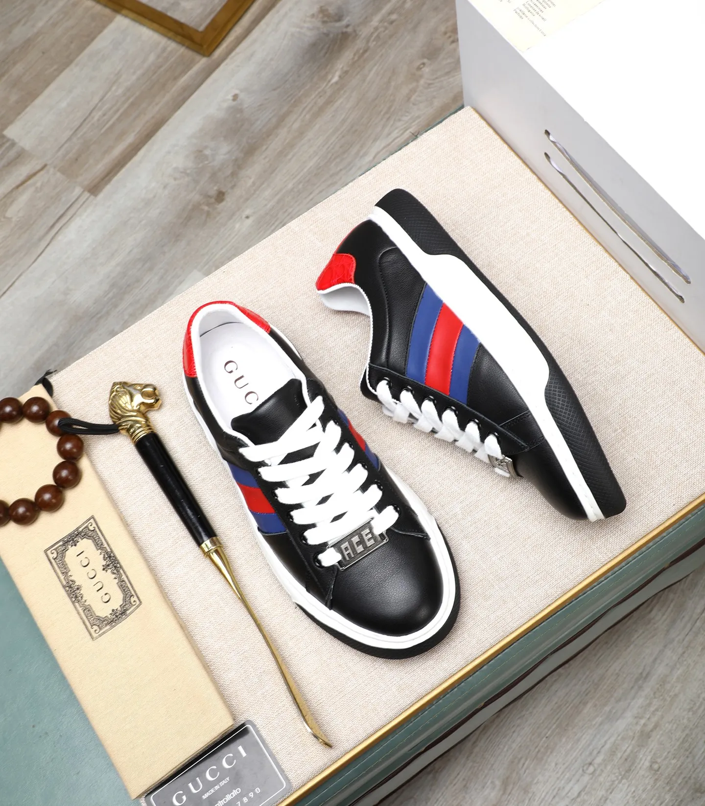 Men's clothing and shoes 💰500 (Gucci) The latest 🎁🎁 casual and fashionable men's shoes 👟 from the official website, hot style 💥 style is simple and elegant, exclusive for trendy men. Unique official website latest brand double G elements 👑 original Gucci decoration, fashionable and generous, original material original calfskin, ✅ fully imported first-layer pigskin lining, official website designated wear-resistant, lightweight original rubber casual outsole, counter classic model taken in kind, 38-44 black and white optional